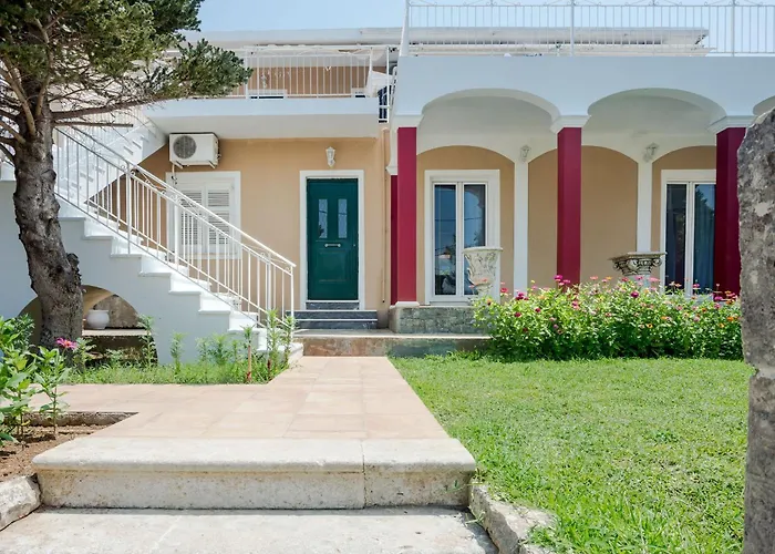 Apollo Retreat *